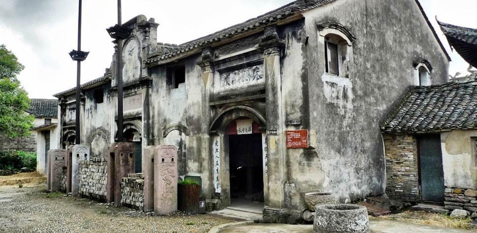 郭富城龅牙悍匪惊艳全场，演技碾压林家栋任贤齐，网友：值回票价